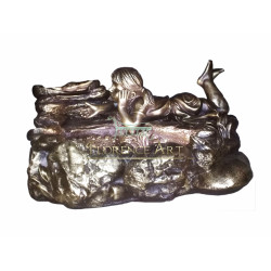 Fuente de niña
